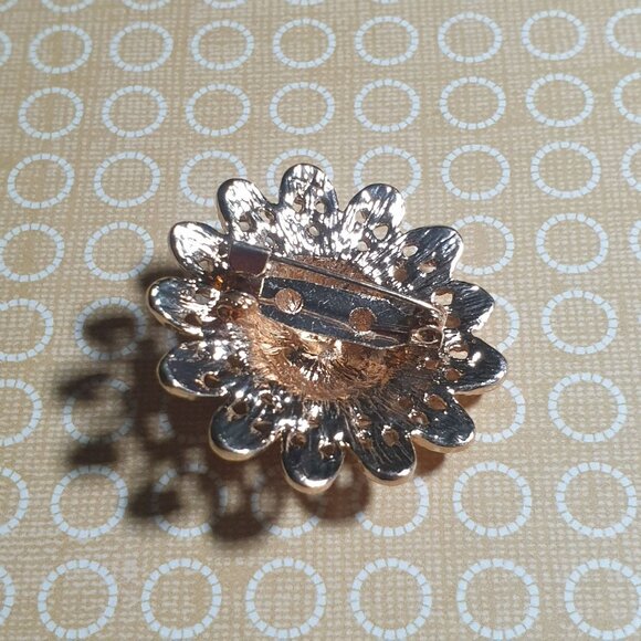 Vintage Gold Tone Floral Brooch Champaign Rhinestone Orange Centerpiece Mom Gift - Picture 4 of 4